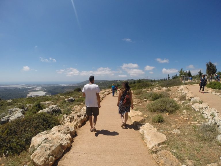 מערת הקשת פארק אדמית