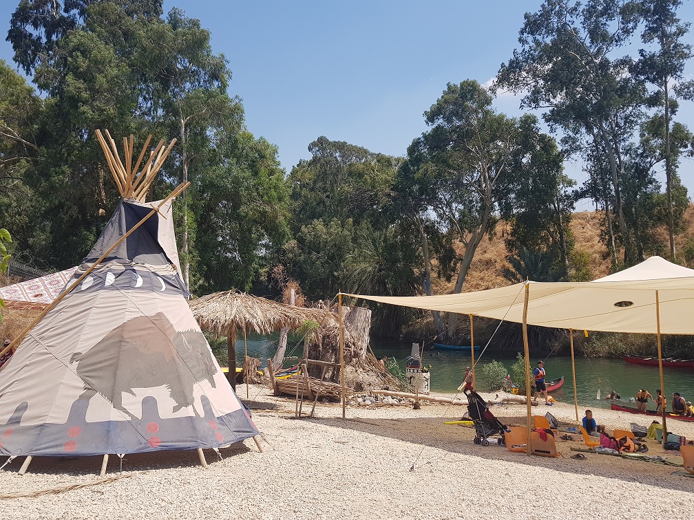 רוב רוי – שייט קיאקים על הירדן בצפון