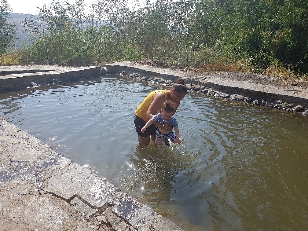 דיר עזיז ומעיין עין כנף