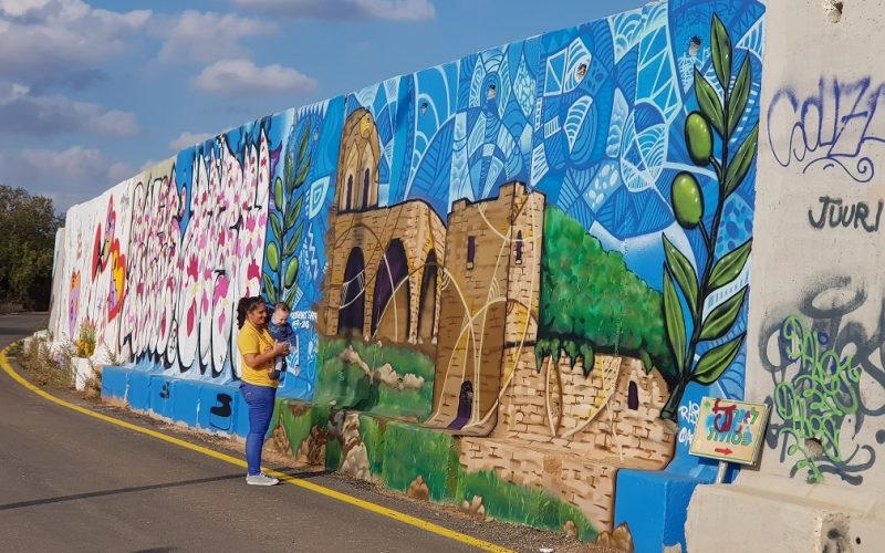 פרויקט "קירות מדברים" בשתולה