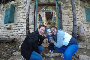 גני אלמונה כפר ביקרתם ג'וליס