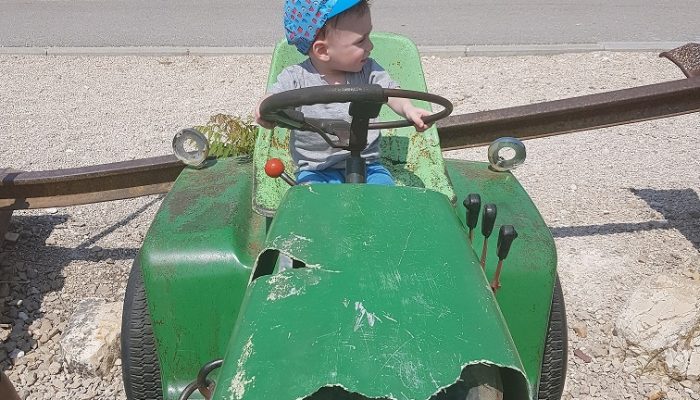 מעיין אלרואי ותחנת רכבת העמק המשוחזרת – שכשוך לצד היסטוריה