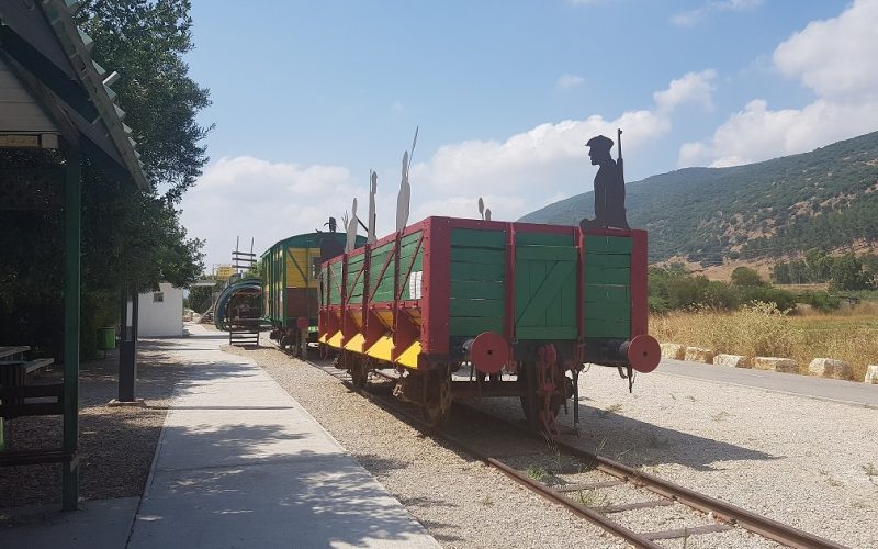 מעיין אלרואי ותחנת רכבת העמק המשוחזרת – שכשוך לצד היסטוריה