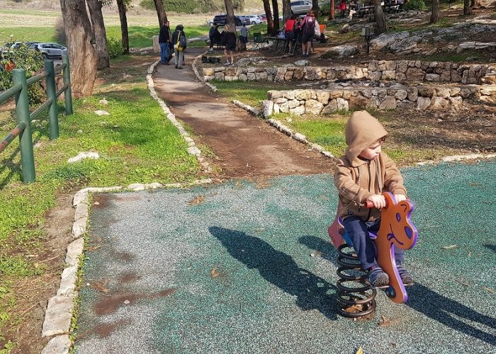 חרבת בורגין פארק עדולם – צרפת – טיול מערות חוויתי