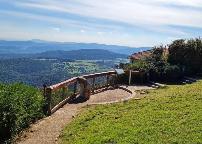 מצפה כנרת במושב אמירים – תצפית מרהיבה על הרי הגליל והכנרת