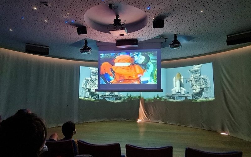 מרכז מבקרים על שם אילן רמון