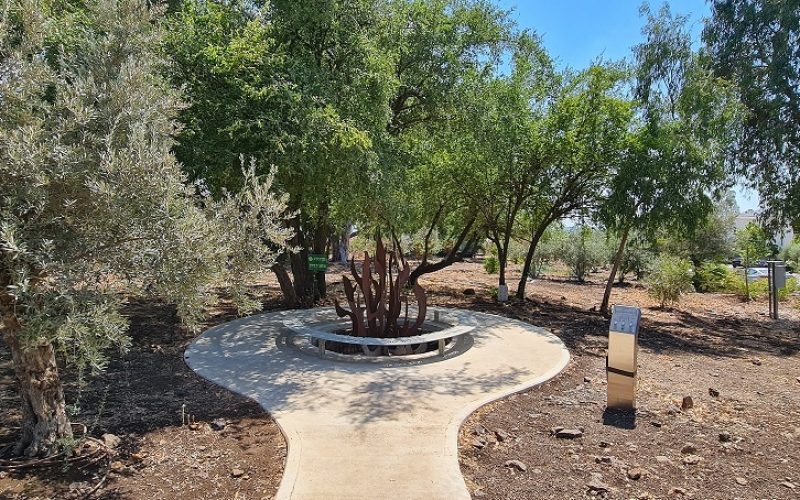 גלעד הנצחה לזכרם של חללי חטיבת גולני – בית המכס העליון