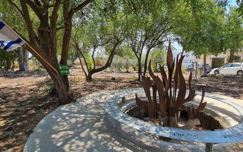 גלעד הנצחה לזכרם של חללי חטיבת גולני – בית המכס העליון